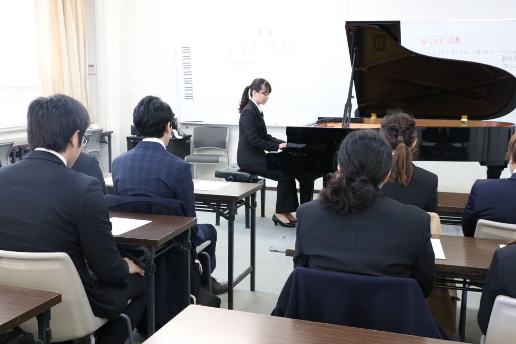 器楽演習 ピアノ発表会を兼ねた定期試験が行われました ニュース 浜松学院大学